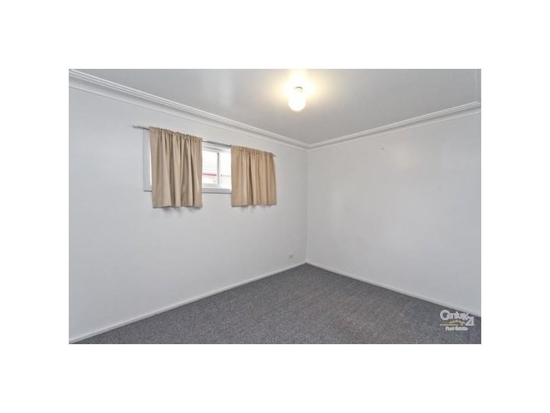 8 Spencer Street, Warners Bay NSW 2282