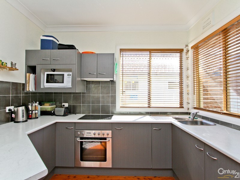 75 Bayview Street, Warners Bay NSW 2282