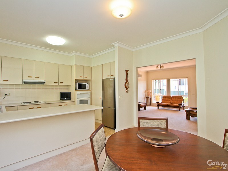 2/29 Tallawalla Road, Valentine NSW 2280