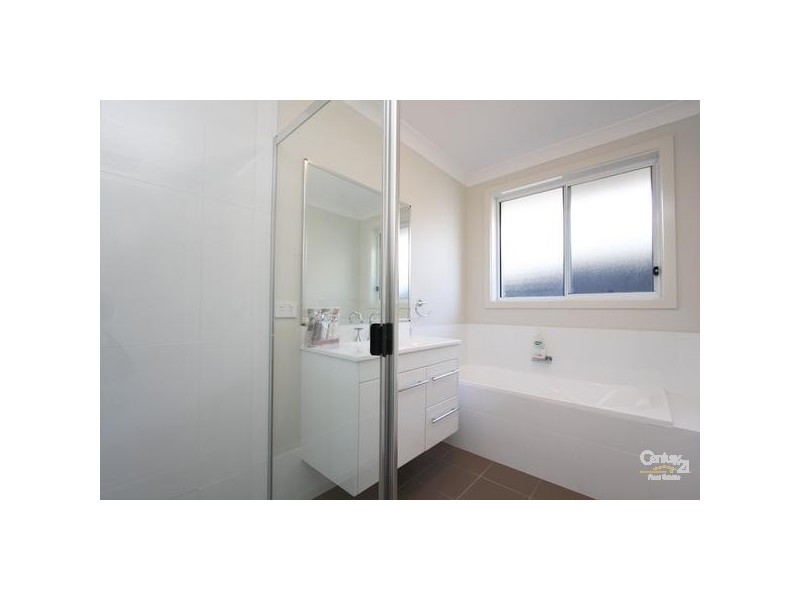 26 John Darling Avenue, Belmont North NSW 2280