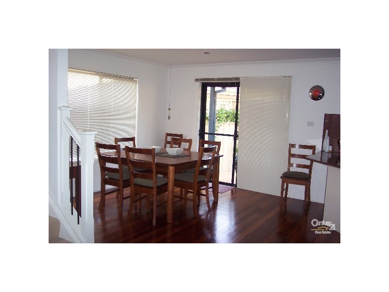 1/18 Geraldton Drive, Redhead NSW 2290