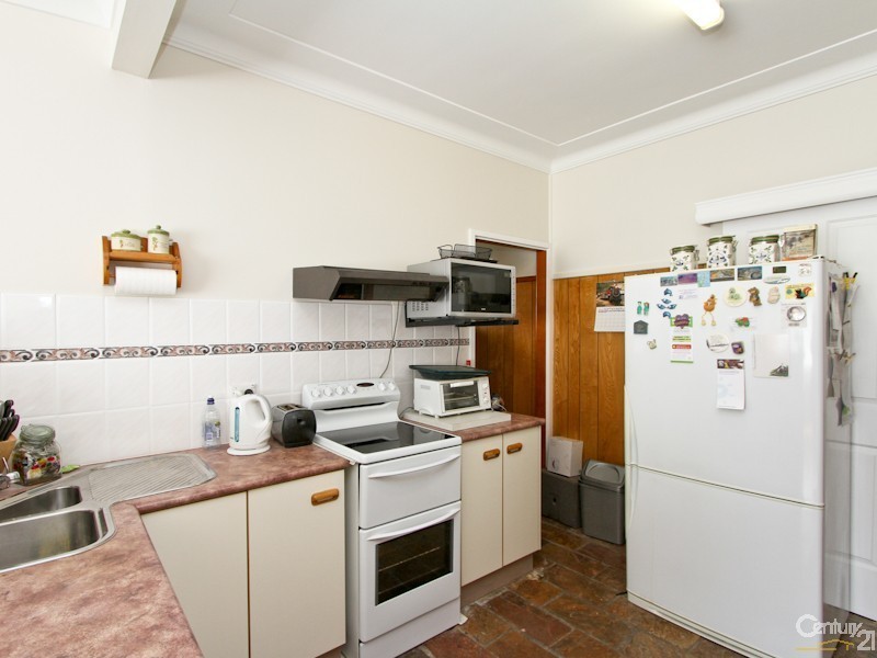 32 St Johns Drive, Croudace Bay NSW 2280