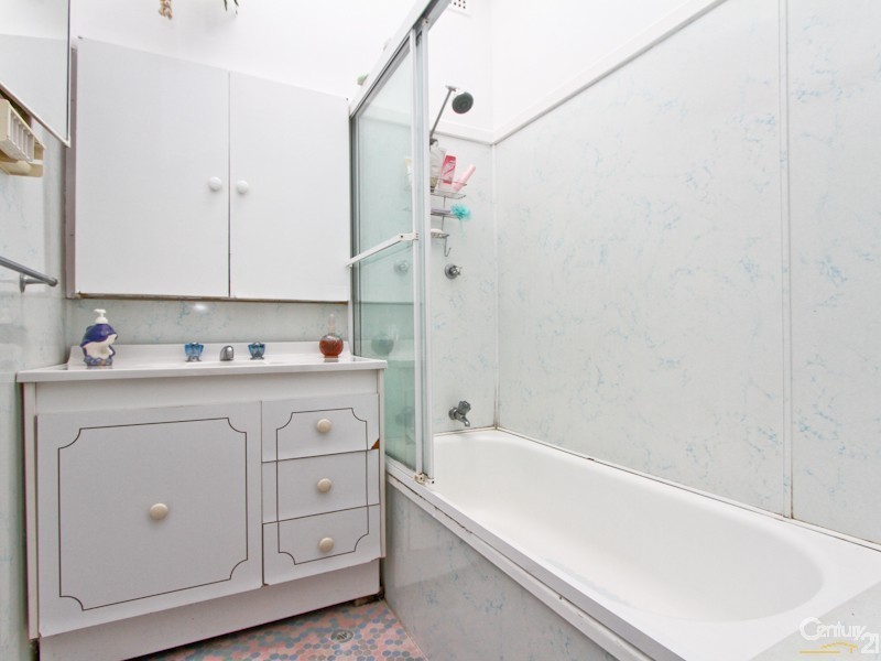 32 St Johns Drive, Croudace Bay NSW 2280