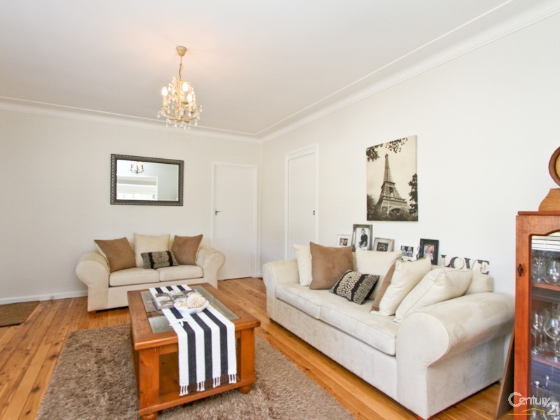 2 Winston Street, Croudace Bay NSW 2280
