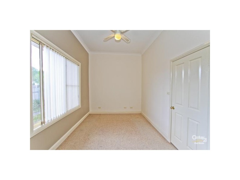 37 Seaman Avenue, Warners Bay NSW 2282