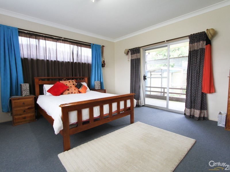 24 Bonarius, Warners Bay NSW 2282