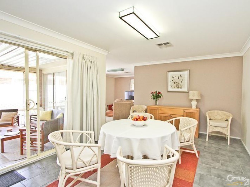10 Squire Close, Valentine NSW 2280