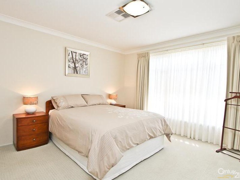 10 Squire Close, Valentine NSW 2280