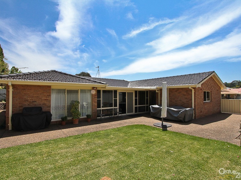 10 Squire Close, Valentine NSW 2280