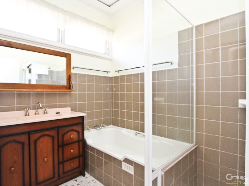 28 Linden Avenue, Eleebana NSW 2282