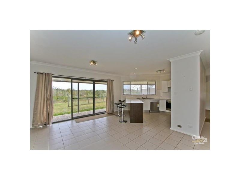 11 Siloam Drive, Belmont NSW 2280