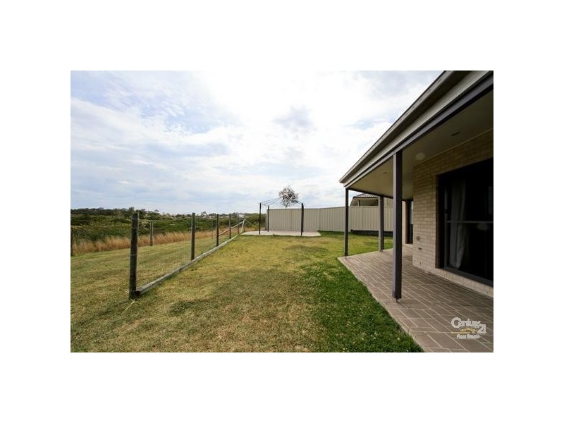 11 Siloam Drive, Belmont NSW 2280