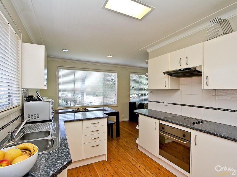 2 Railway Crescent, Belmont North NSW 2280