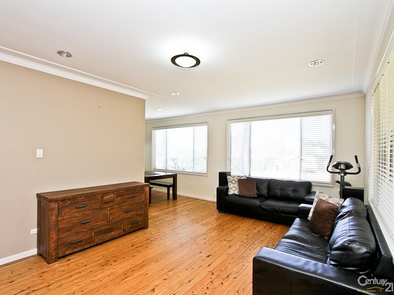 2 Railway Crescent, Belmont North NSW 2280