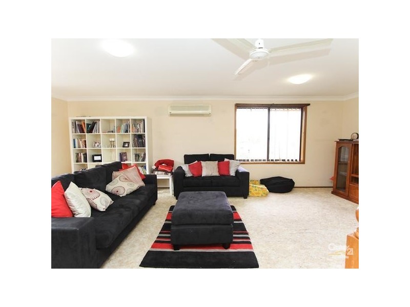 76 Regal Way, Valentine NSW 2280