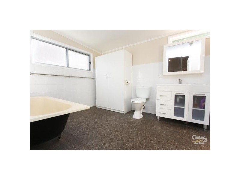 51 Thompson Road, Speers Point NSW 2284
