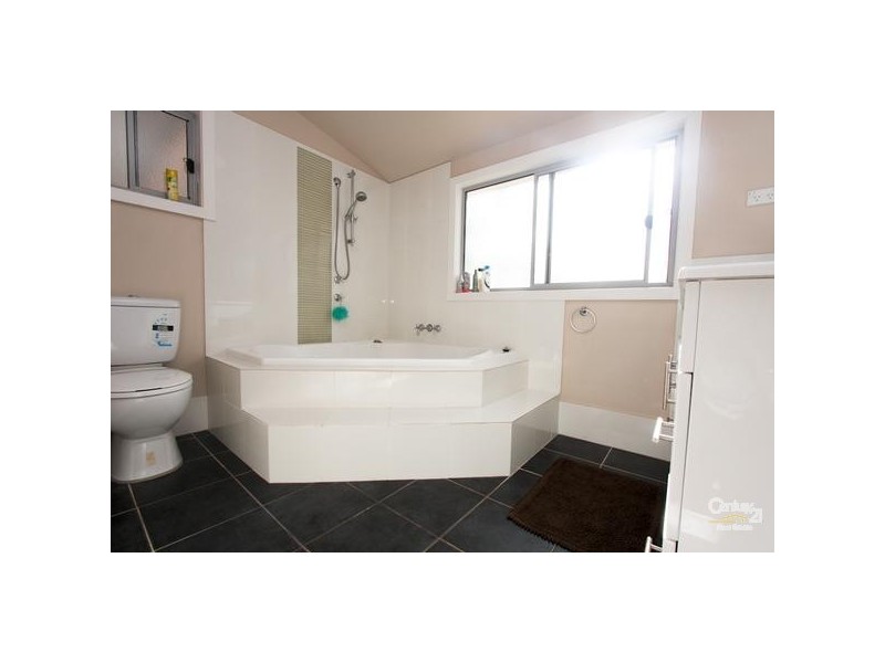 21 Macquarie Drive, Belmont North NSW 2280