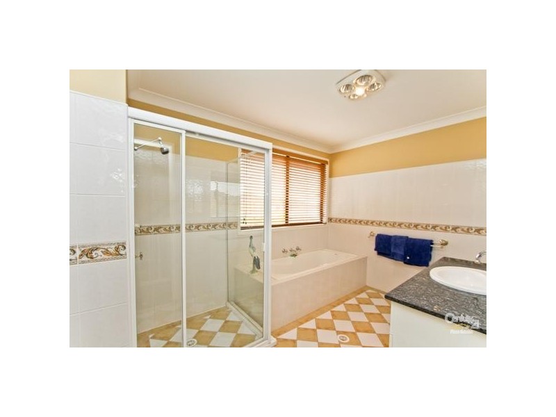 10 Heron Place, Belmont NSW 2280