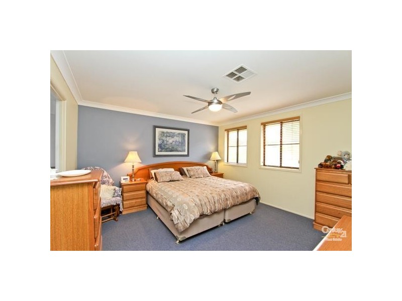 10 Heron Place, Belmont NSW 2280