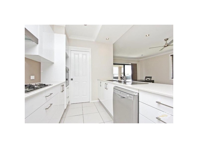34 Ripon Way, Macquarie Hills NSW 2285