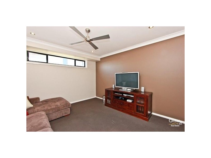 34 Ripon Way, Macquarie Hills NSW 2285
