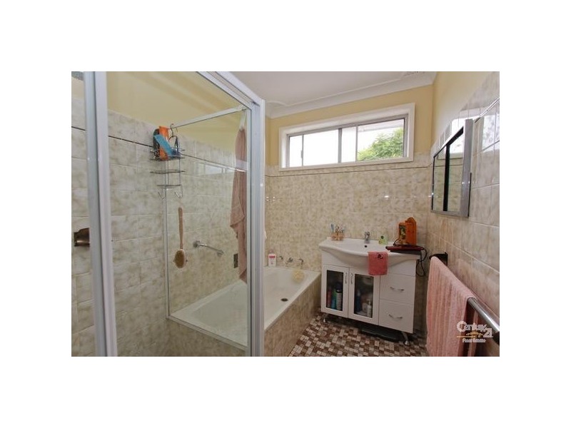 27 Lurnea Crescent, Valentine NSW 2280