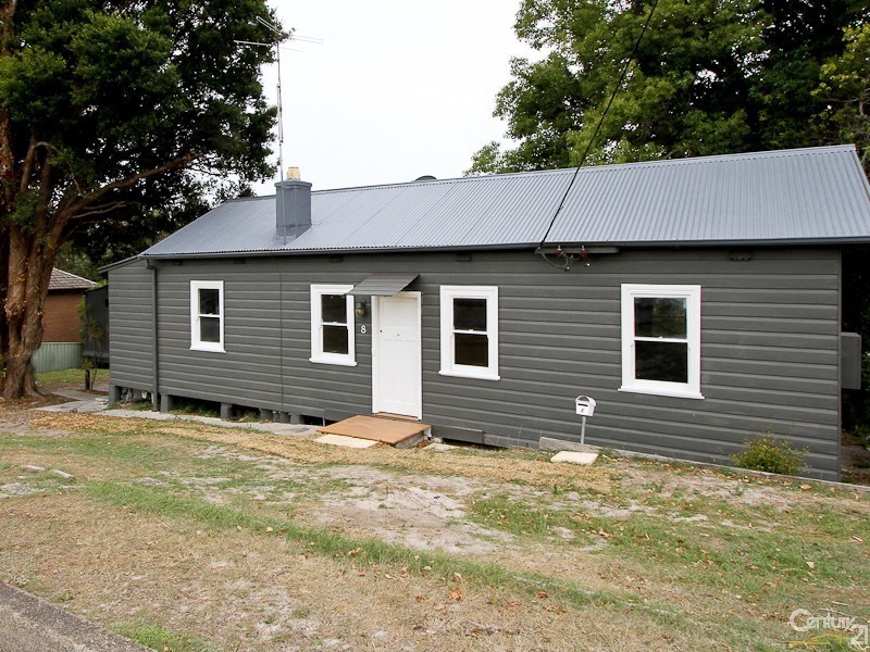 8 George Street, Belmont NSW 2280