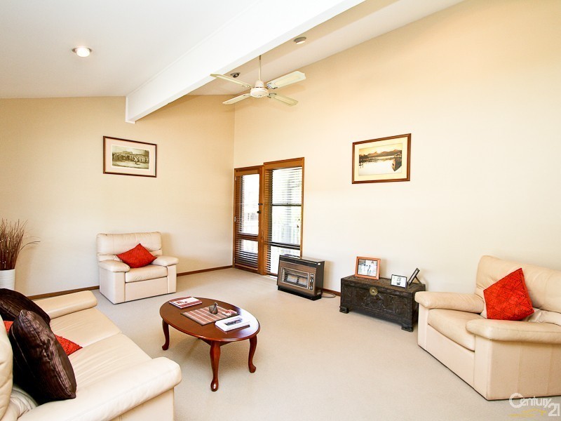 45 Dalwood Close, Eleebana NSW 2282