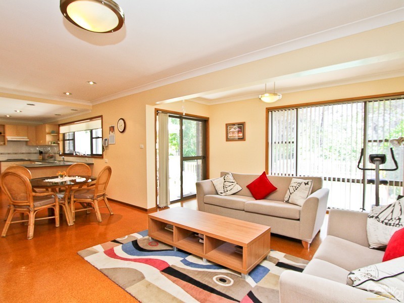 45 Dalwood Close, Eleebana NSW 2282