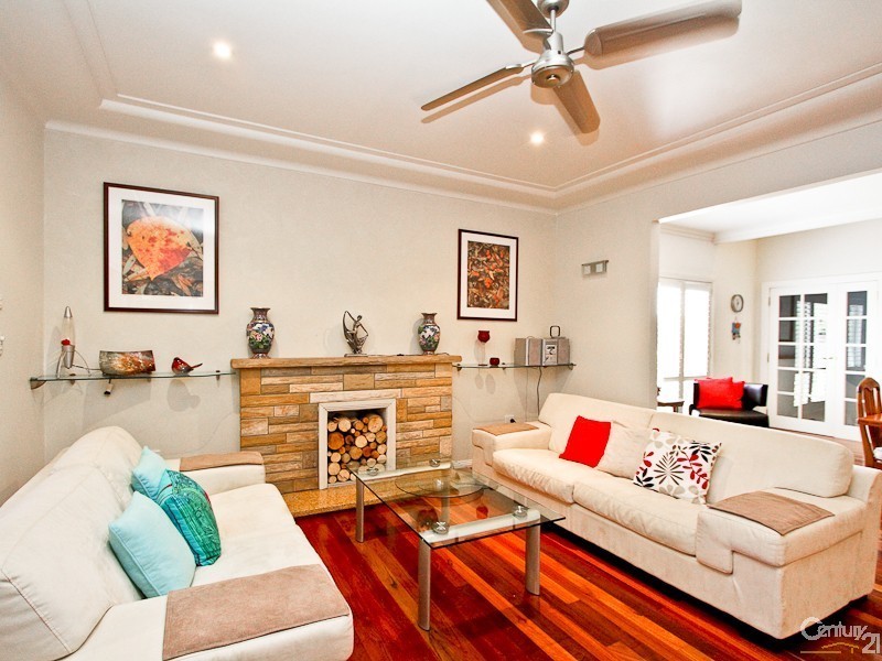 313 Pacific Highway, Belmont North NSW 2280