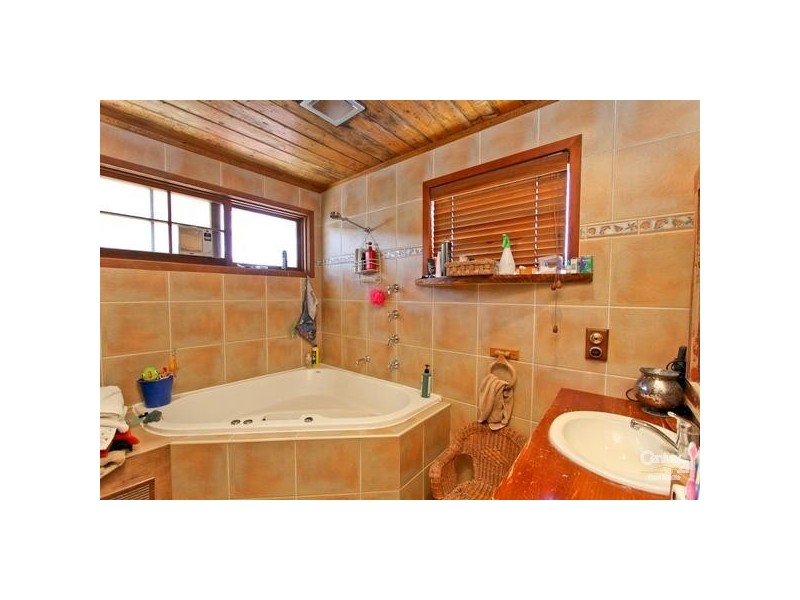 70 Berringar Road, Valentine NSW 2280