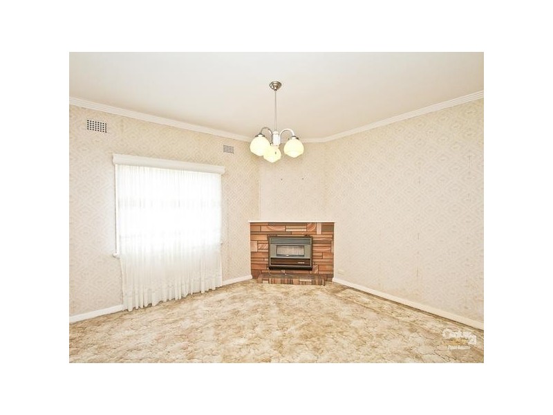 15 First Street, Booragul NSW 2284