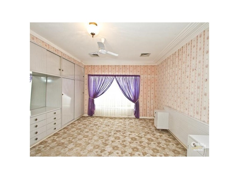 15 First Street, Booragul NSW 2284