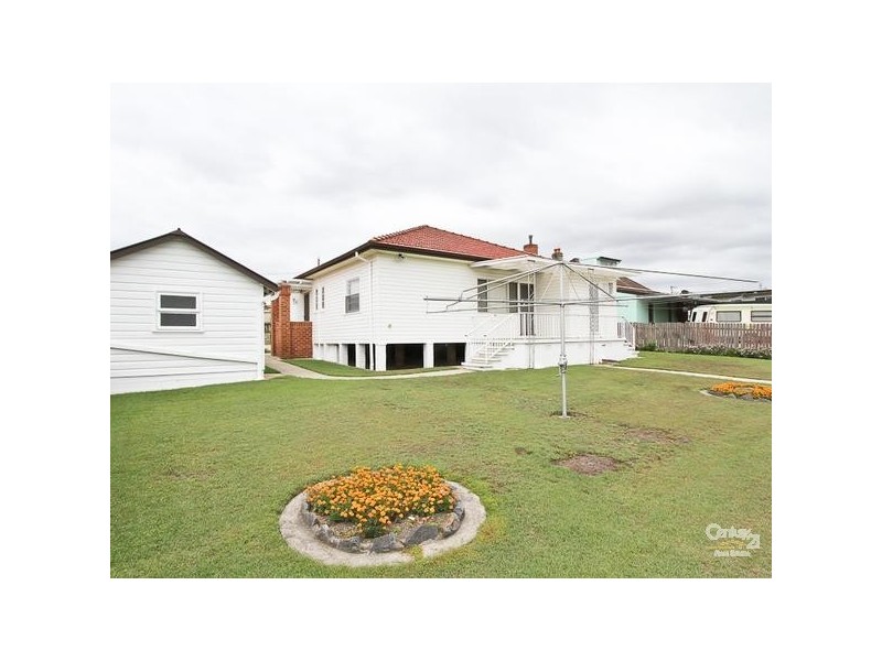 15 First Street, Booragul NSW 2284