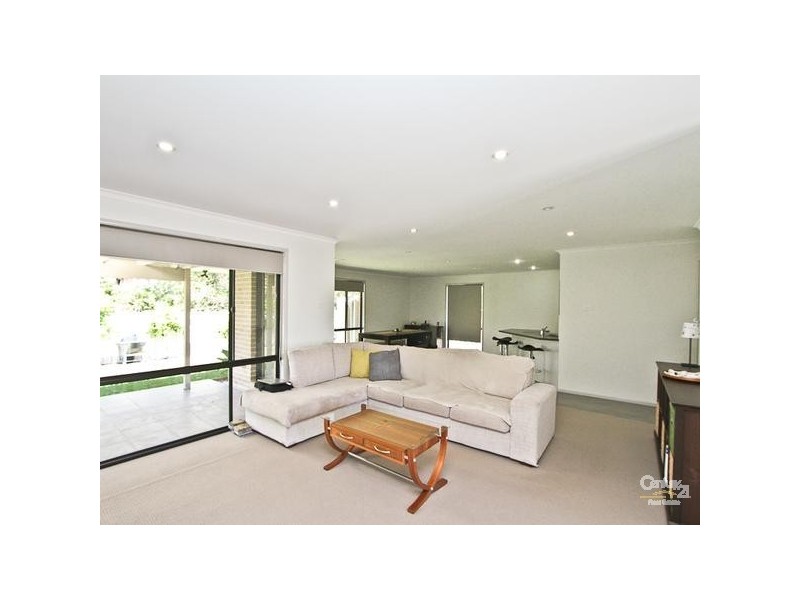 16A Tofino Close, Pelican NSW 2281