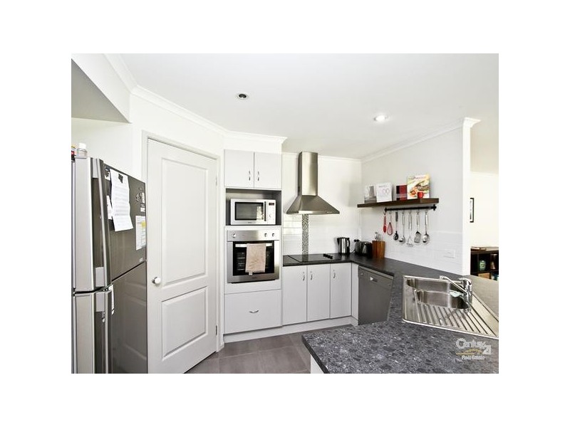 16A Tofino Close, Pelican NSW 2281