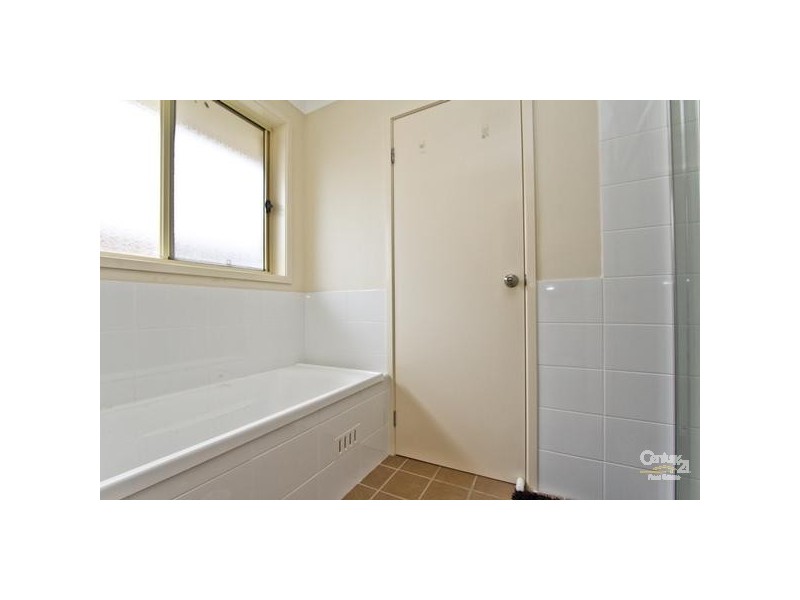 48 Billabong Drive, Cameron Park NSW 2285