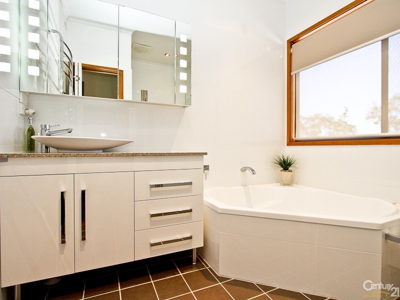 41 Andrew Road, Valentine NSW 2280