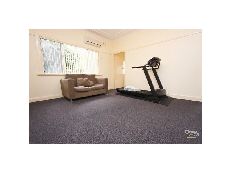 16 Augusta Street, Warners Bay NSW 2282