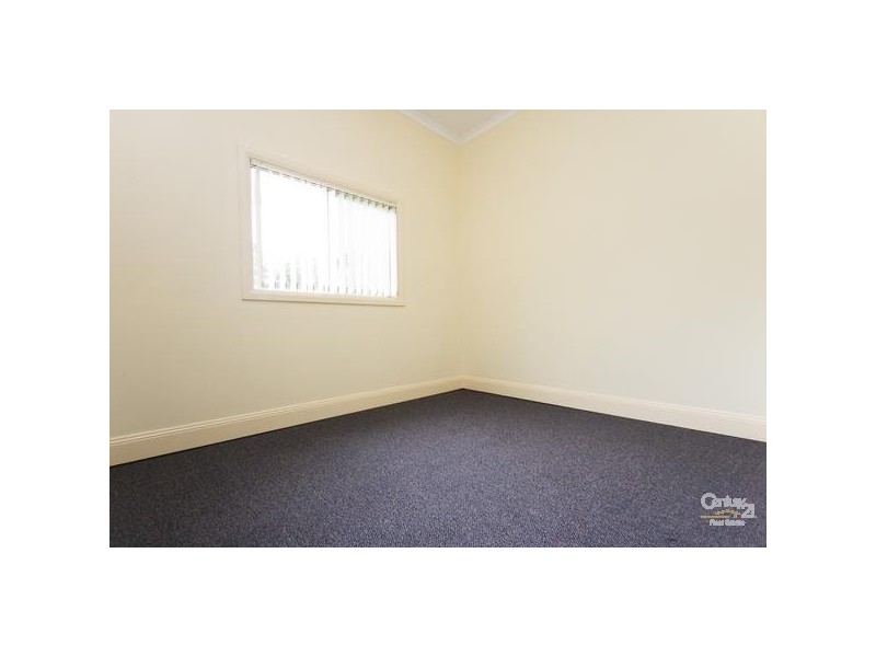 16 Augusta Street, Warners Bay NSW 2282