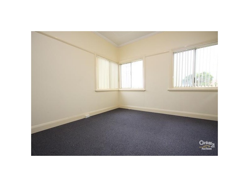 16 Augusta Street, Warners Bay NSW 2282