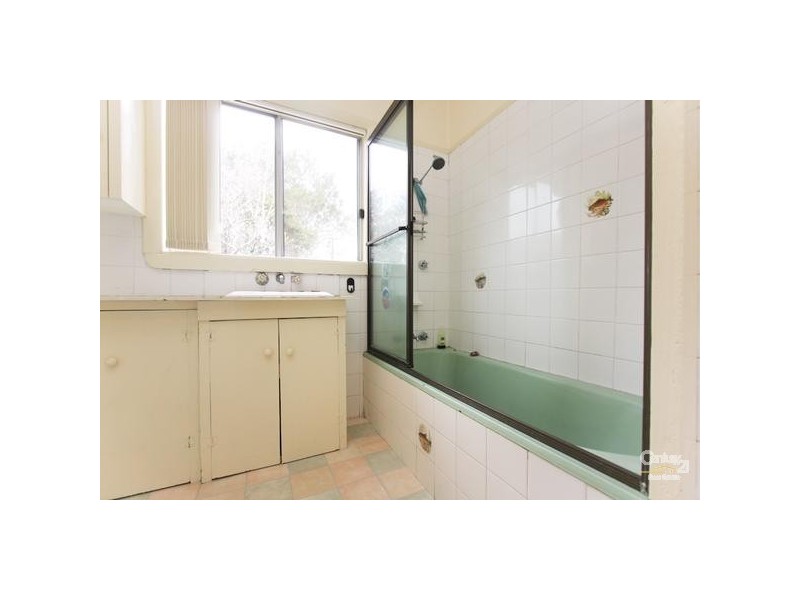 16 Augusta Street, Warners Bay NSW 2282