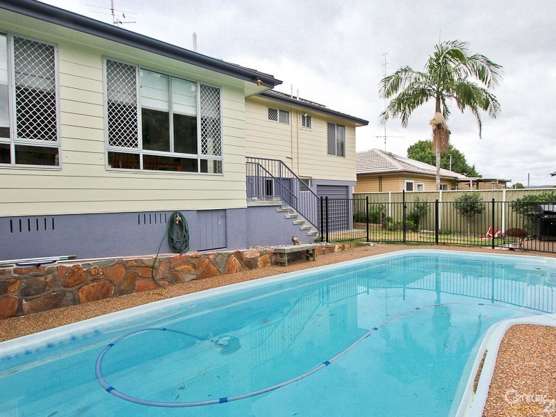 17 Mariner Drive, Eleebana NSW 2282