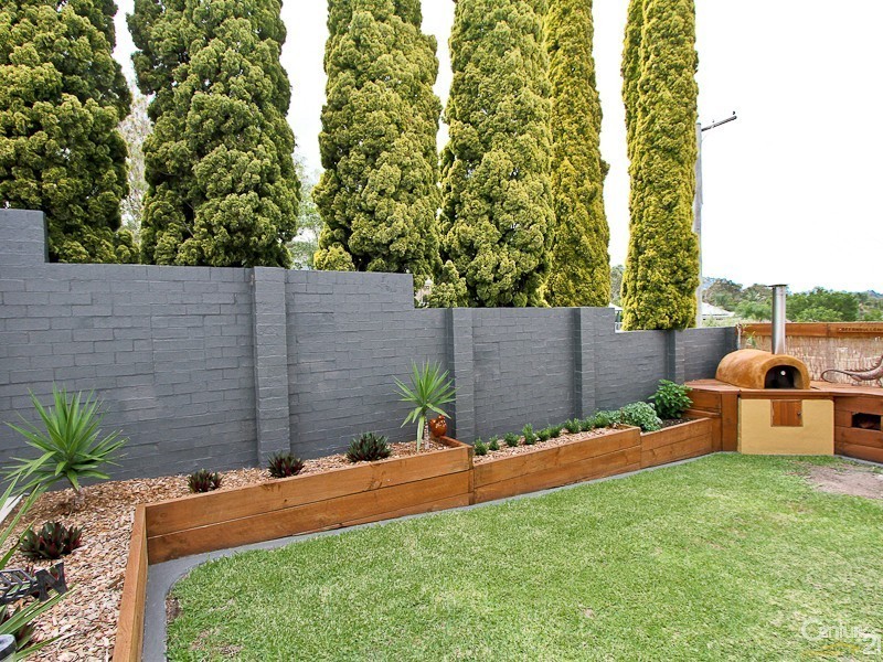 2  Eleebana Road, Eleebana NSW 2282