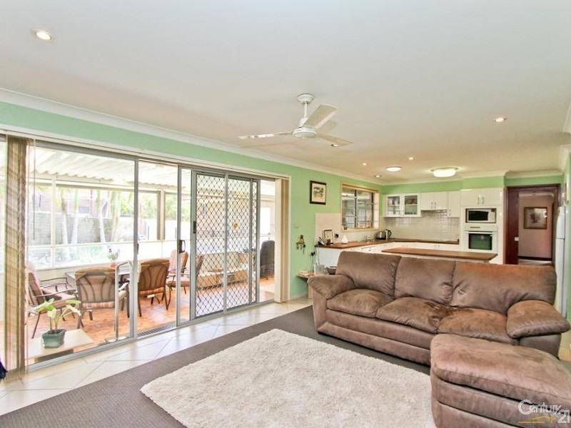 4 Trafalgar Crescent, Valentine NSW 2280