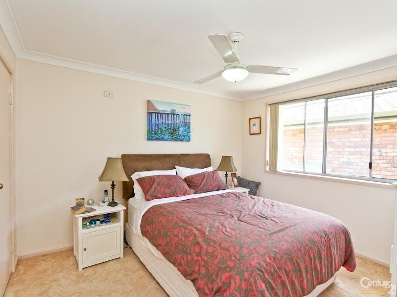 4 Trafalgar Crescent, Valentine NSW 2280