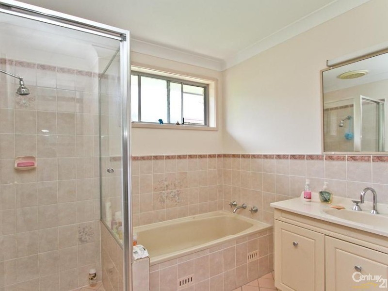 4 Trafalgar Crescent, Valentine NSW 2280
