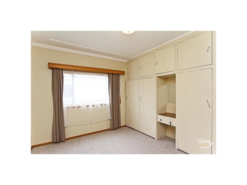 5 Jones Avenue, Warners Bay NSW 2282