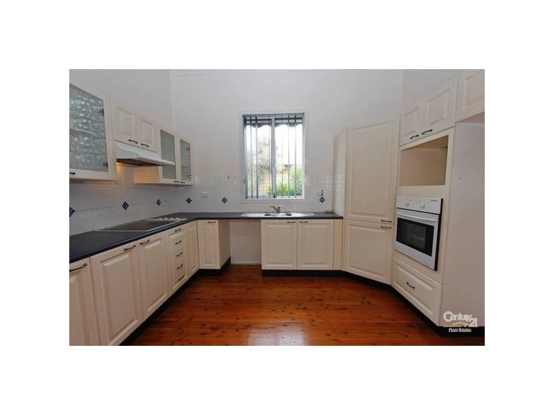6 Hall Street, Belmont NSW 2280