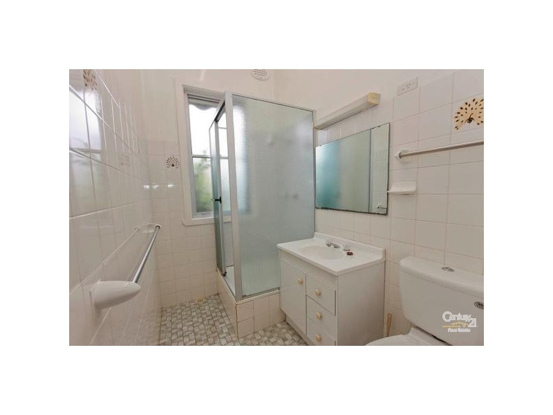 6 Hall Street, Belmont NSW 2280